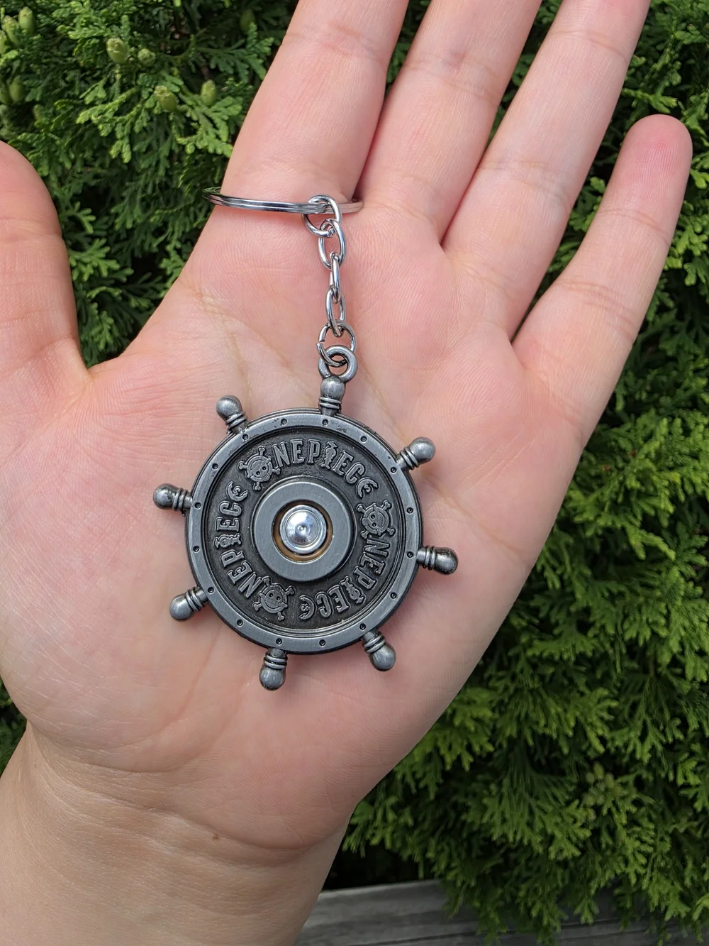 One Piece Jolly Roger Metal Keychain - Silver and Gold